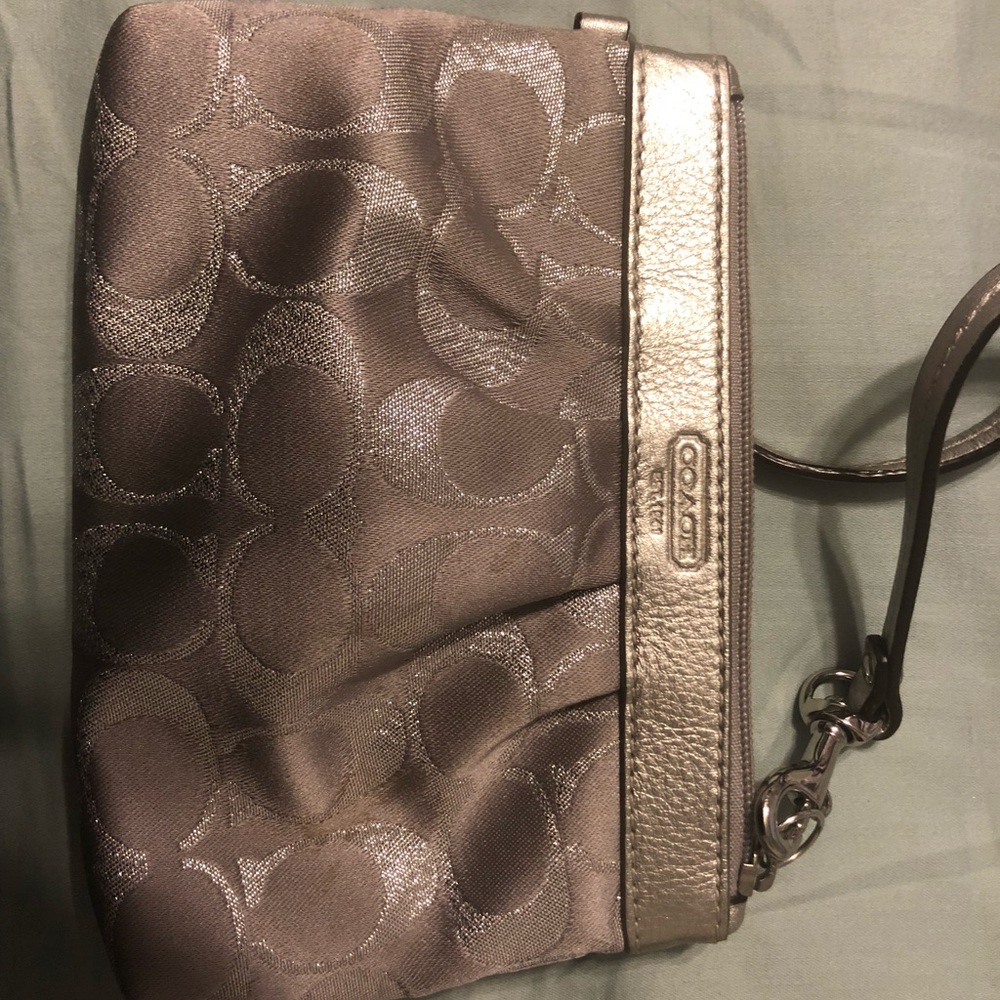 Coach Wristlet (silver)